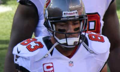 Bucs, community stunned by death of Vincent Jackson