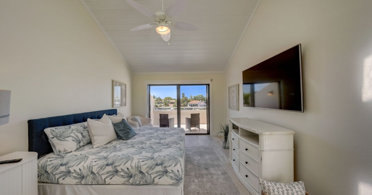 Waterfront Condo on the Grand Canal