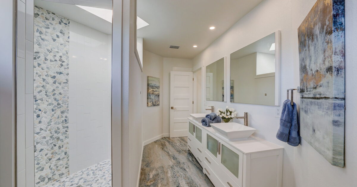 Waterfront Condo on the Grand Canal