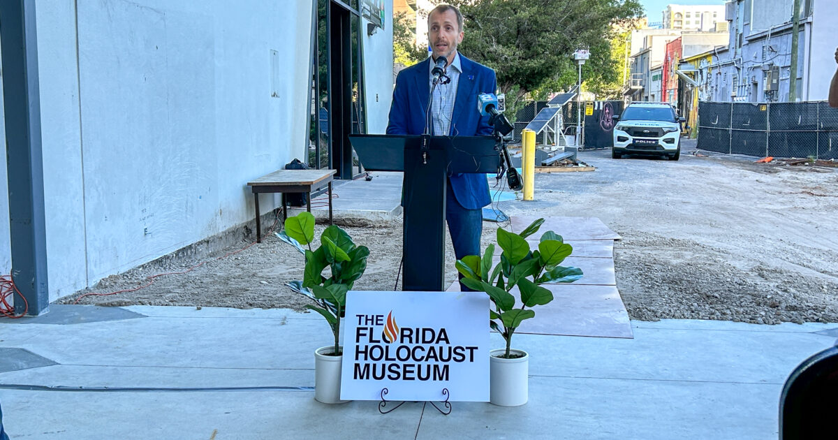 Florida Holocaust Museum hosts beam signing