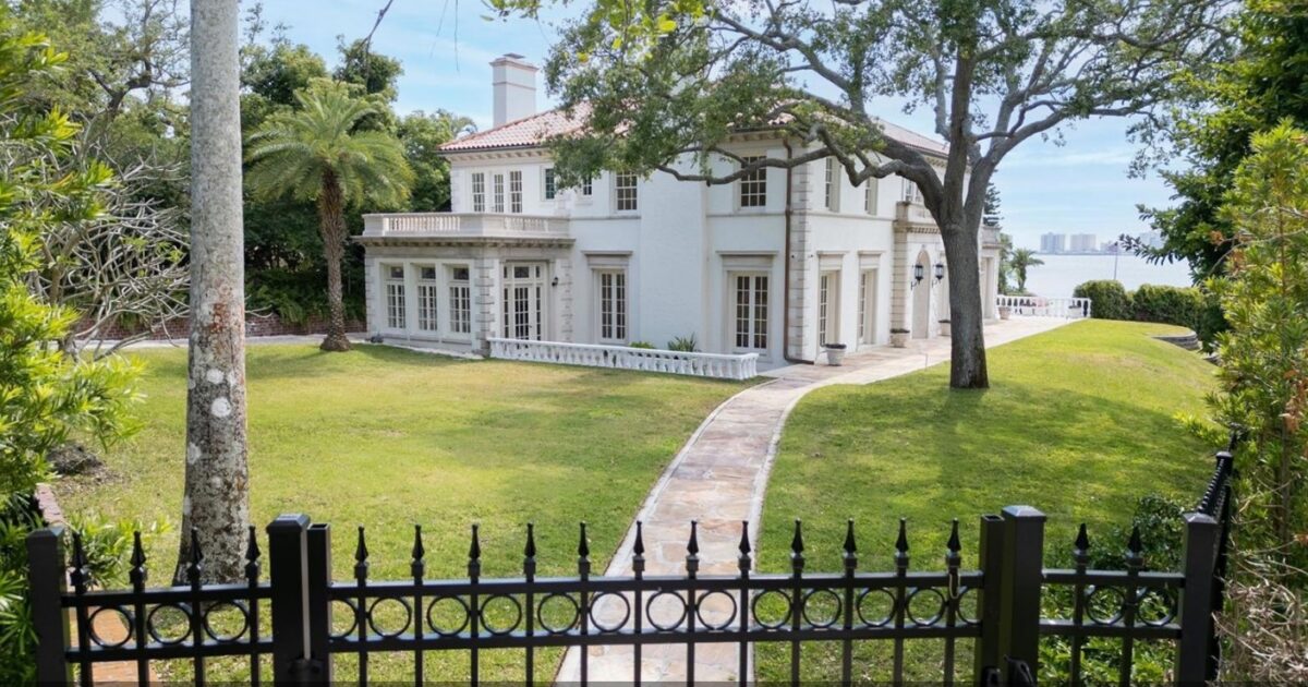 Places This Week 1925 Harbor Oaks estate for sale • St Pete Catalyst