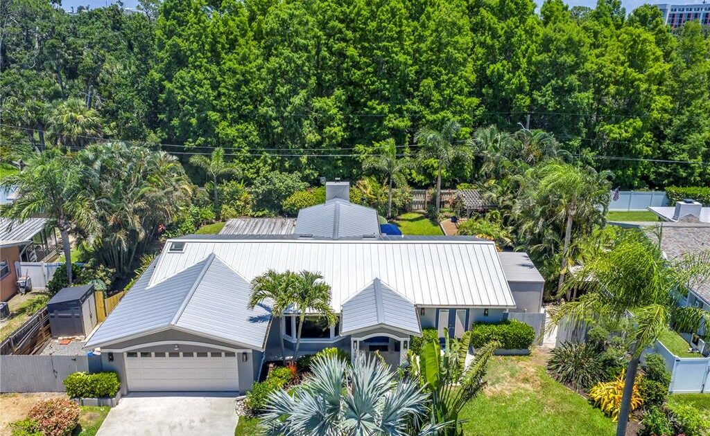Tropical Tranquility Meets Modern Living in Broadwater